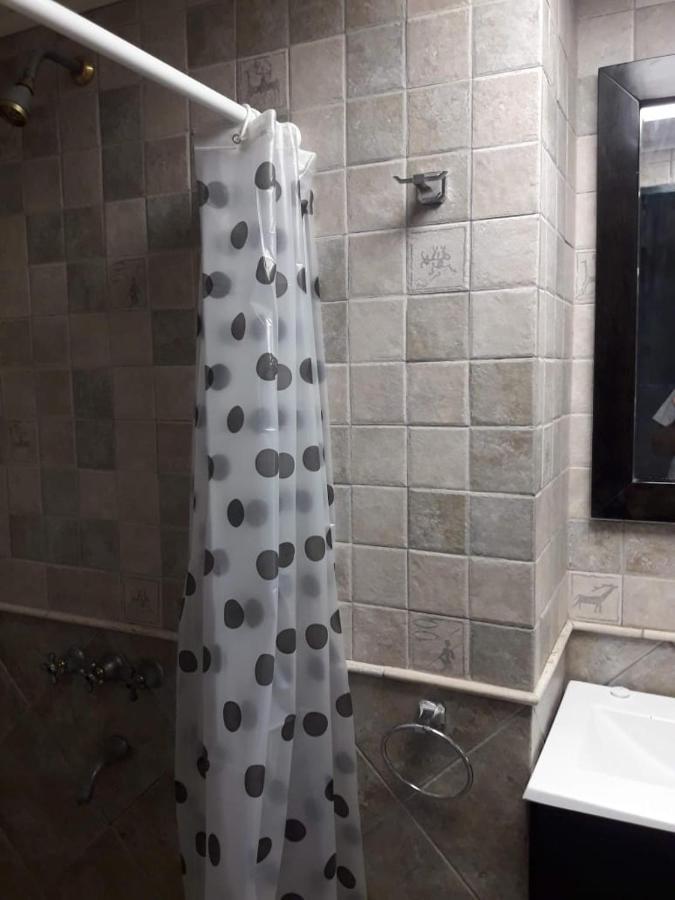 Posada Villa Club, Apart 3 Cerca Del Aeropuerto El Palomar Hurlingham Eksteriør billede
